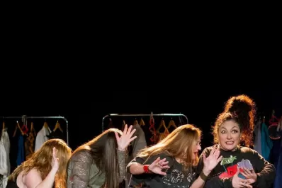 En “Flores ácidas”, cuatro mujeres afrontan la búsqueda de la felicidad