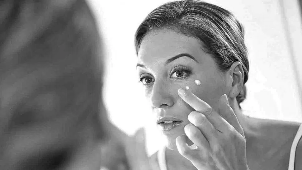 LO MEJOR. Hidratate con cremas con vitaminas. 