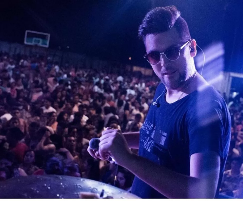 SINERGIA ROMÁNTICA. Lozano les pone ritmo de cumbia a las penas de amor en su disco, “Bipolar”. 