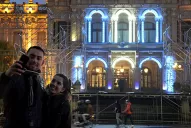 ¡Se acerca el 9 de julio! La Casa de Gobierno se vistió de celeste y blanco