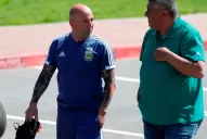 Si Sampaoli no se quiere ir, hay que respetarle el contrato