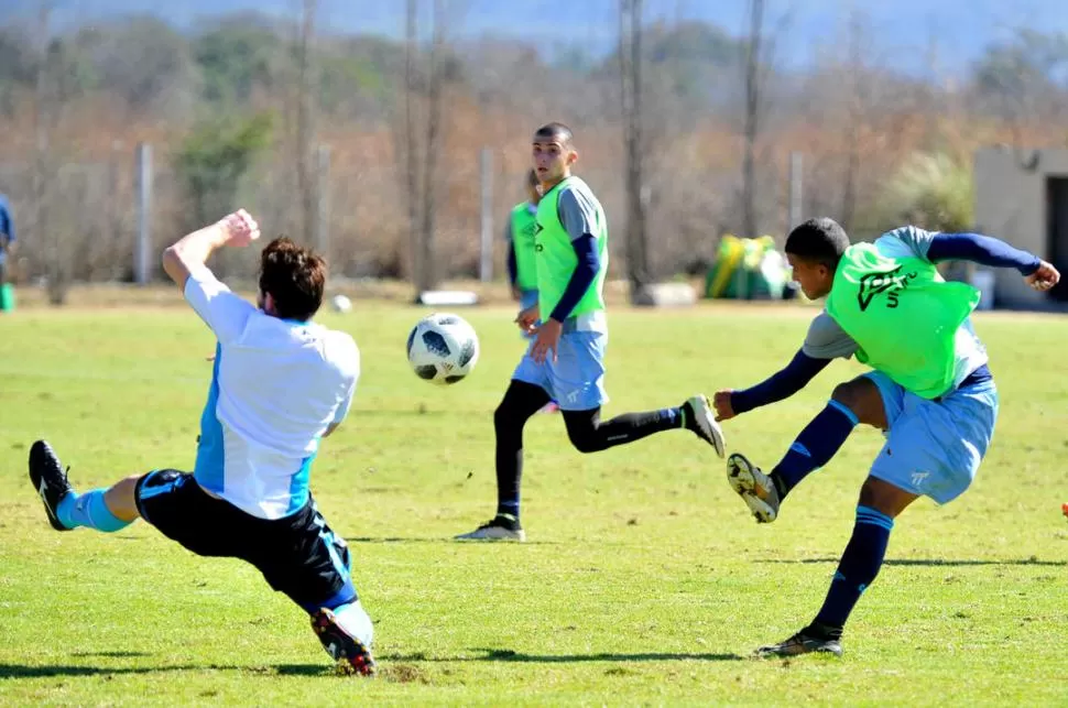 SIEMPRE POSITIVA. La pretemporasa en Salta fue el punto de partida para el plantel y también para los juveniles del “Decano” que buscarán ganarse un lugar durante una temporada cargada de acción. la gaceta salta / foto de marcelo miller