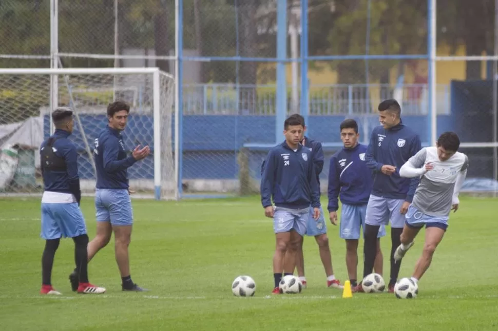 TITULAR. Rodríguez encabeza la fila y hará lo propio con el equipo, mañana.  la gaceta / FOTO DE JORGE OLMOS SGROSSO