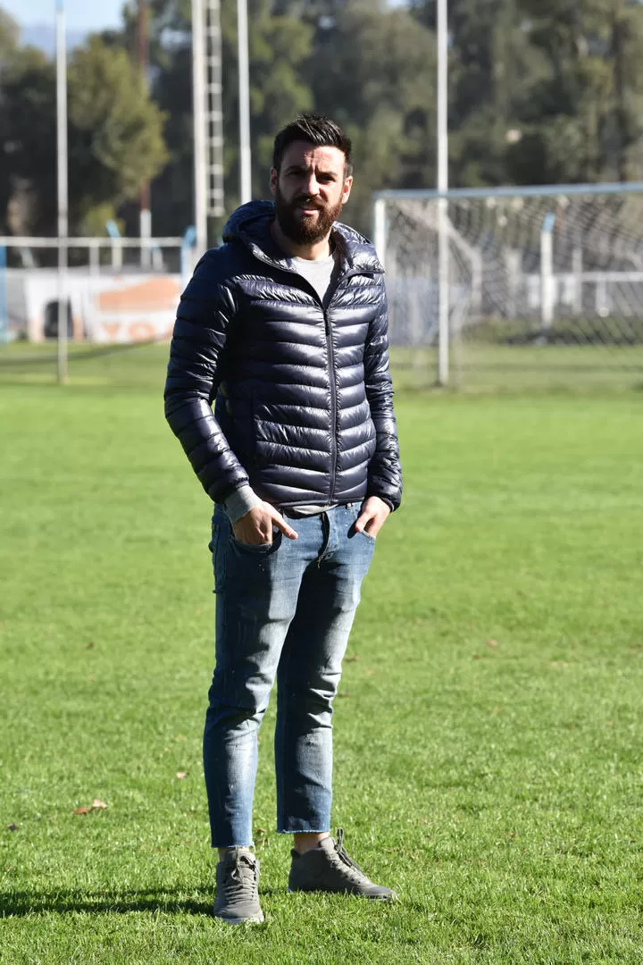 ESTÁ LISTO. San Román posa para LG Deportiva luego del entrenamiento matutino de ayer en el complejo de Ojo de Agua.  la gaceta / foto de Inés Quinteros Orio