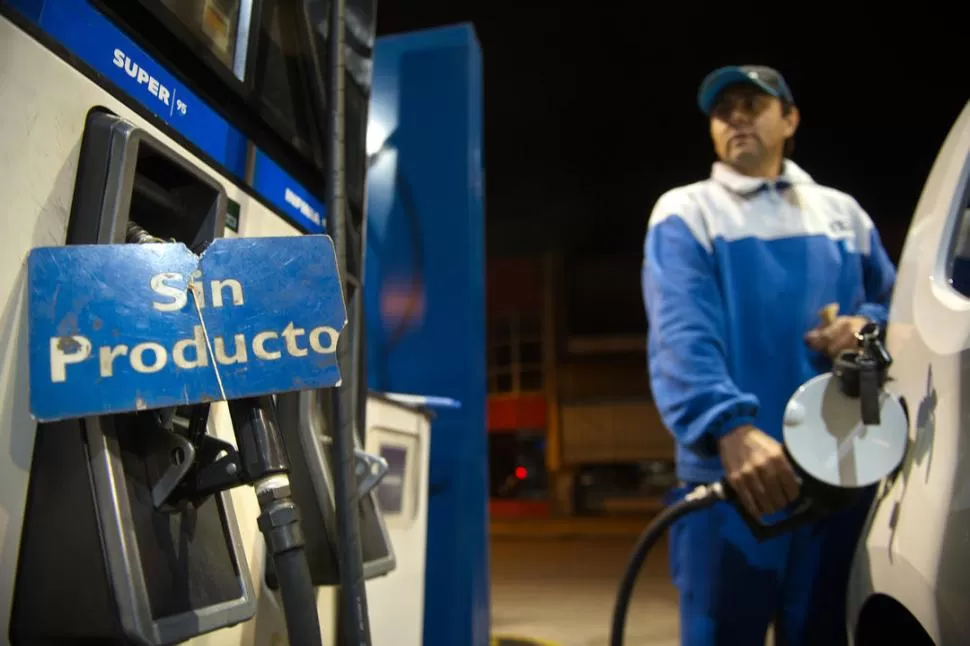 SIN COMBUSTIBLE. El faltante de nafta (sobre todo la super, que es la más vendida) ha comenzado a crecer en algunas provincias, como Chaco. LA GACETA / FOTO DE JUAN PABLO SÁNCHEZ NOLI