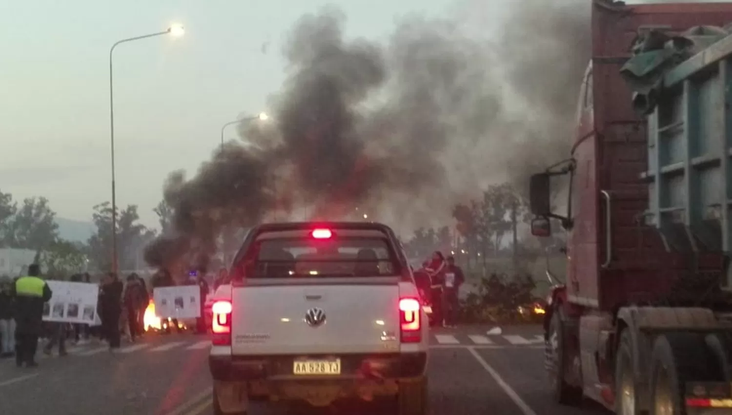 CORTE EN LA RUTA 301. Piden por la aparición de Priscila Paz.