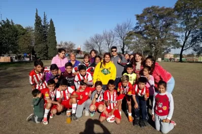 La familia apoya y los chicos se divierten en el “Natalio Mirkin”
