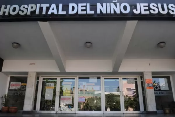 Le robaron el auto de la puerta del hospital mientras cuidaba a su hija internada