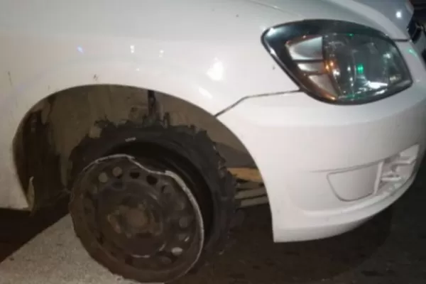 Le quitaron el auto a un conductor borracho que iba sin ruedas