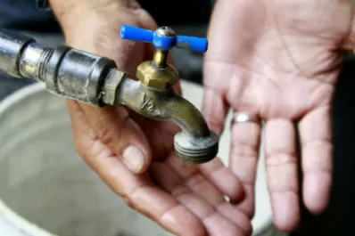 Les dijeron que ya estaba todo solucionado, pero los vecinos del barrio Farmacéutico II siguen sin agua