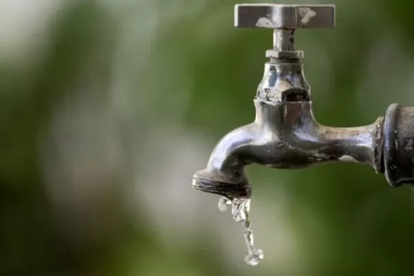 Vecinos del barrio Farmacéutico II reclaman la falta de agua