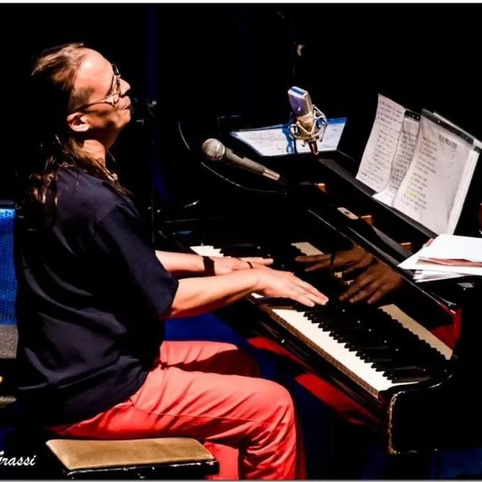 UN SHOW ESPECIAL. Leo Deza actuará esta noche con Pata I’ Chancho. 