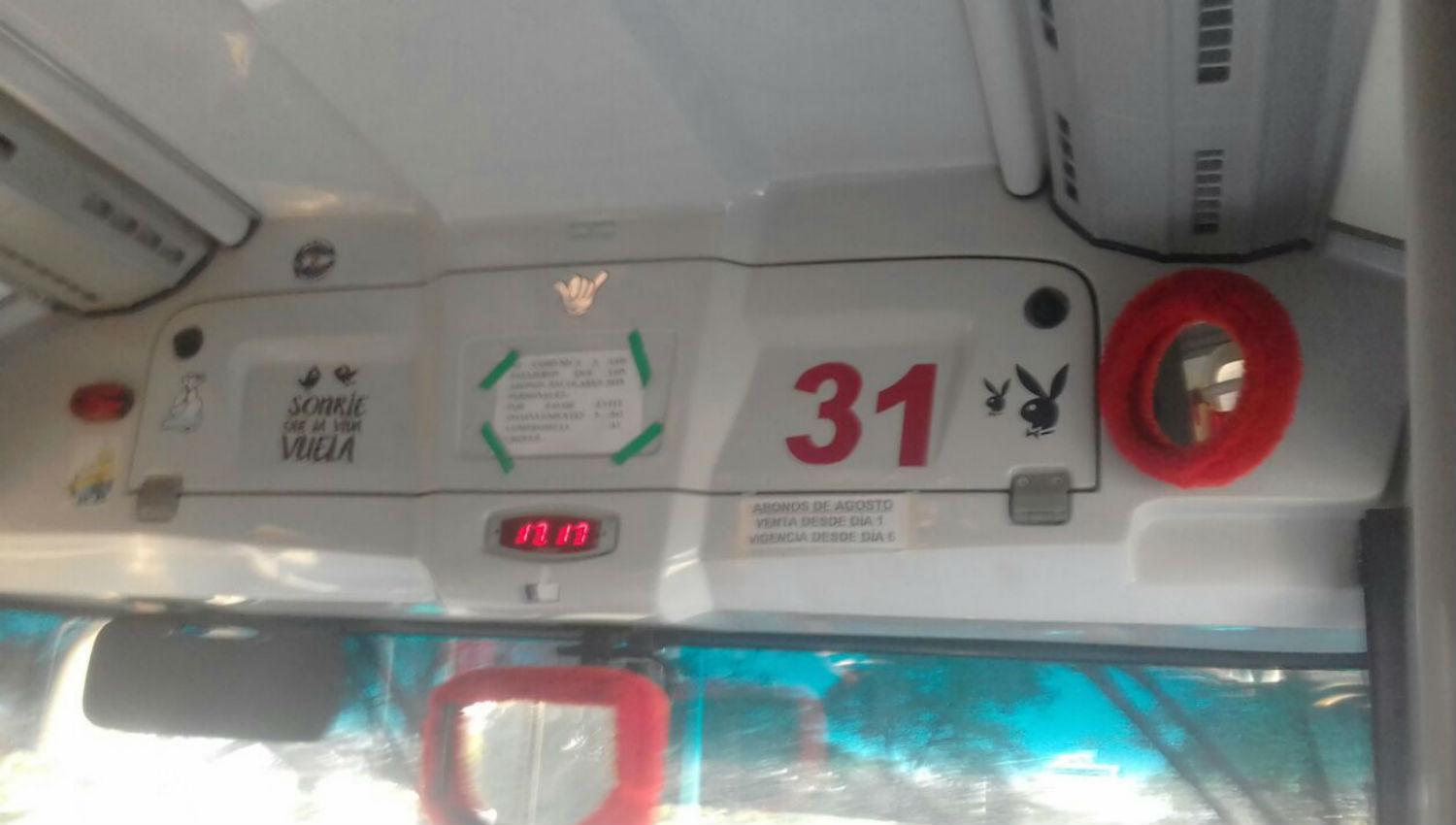 Atacaron a pedradas un colectivo en avenida Siria y Ecuador