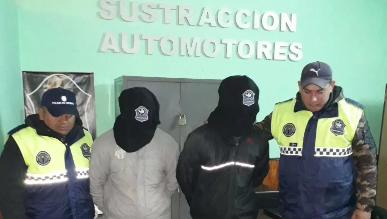 Policías redujeron a dos motochorros y recuperaron la cartera que acababan de robar