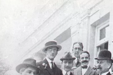 Un periódico bilingüe