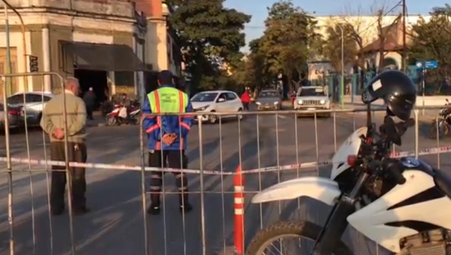 Por un problema con la bomba, el túnel de calle Córdoba está inundado