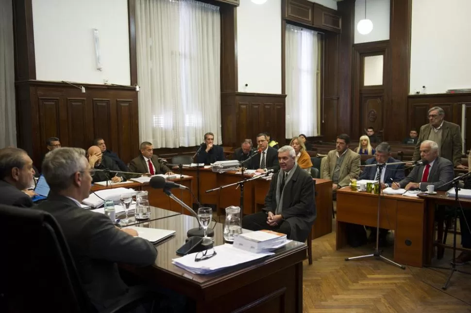 FRENTE LOS JUECES. Sánchez amplió su declaración espontánea en la audiencia del jueves. Lebbos lo mira de pie. la gaceta / foto de jorge olmos sgrosso