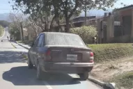 A tres días de inaugurada, dejaron un auto estacionado sobre la ciclovía de Tafí Viejo