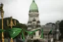 Video: Macri recibió el pañuelo verde por el aborto legal 