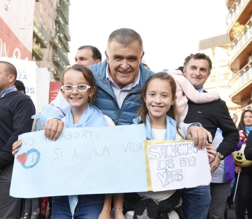 @OsvaldoJaldo publicó esta foto.“Soy optimista de que el senador Alperovich votará en contra del proyecto”, dijo.