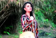 Una tucumana creó carteras con cargador de celular