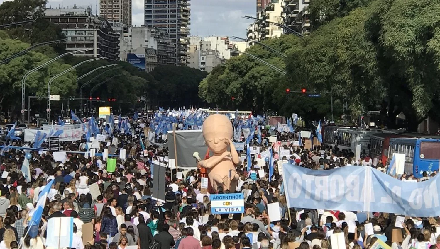 Por diferencias sobre el aborto, suspenden la presentación del proyecto de nuevo Código Penal