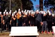 Luego de la marcha docente, alumnos de la UNT protestaron al ritmo de Bella ciao