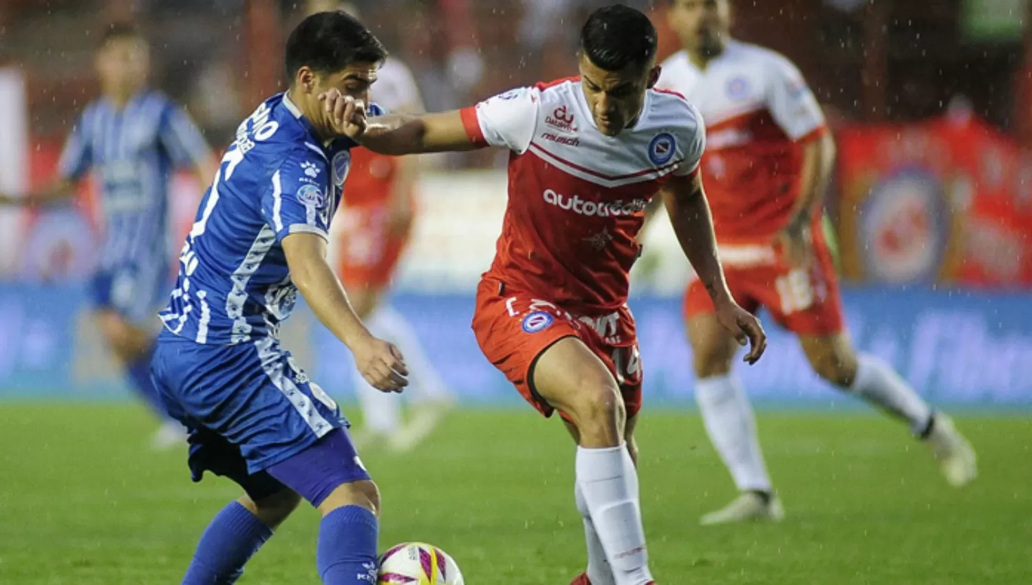 No pasó nada: Argentinos y Godoy Cruz empataron sin goles