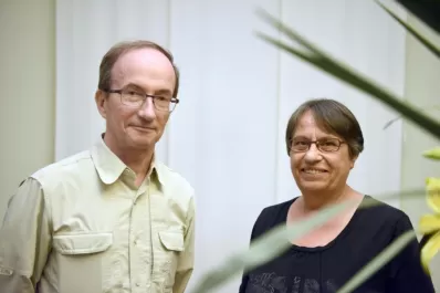 Patrick y Martine Clonrozier, los guardianes parisinos del legado de don Ata