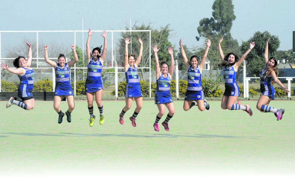 HAY EQUIPO. Las madres e hijas se divirtieron durante la producción de fotos para LG Deportiva. la gaceta / fotos de Antonio Ferroni