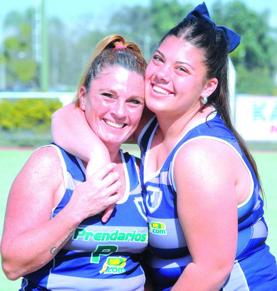 Madres e hijas, unidas por la pasión del hockey 