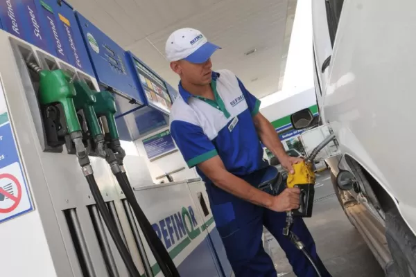 Cómo obtener descuentos cuando se carga combustible