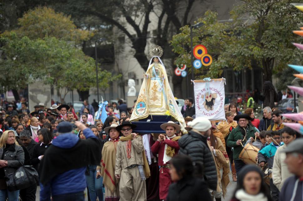ENTRE LA FE Y LAS TRADICIONES. La Virgen de la Merced fue la invitada de lujo al tercer Paseo de la Zamba 