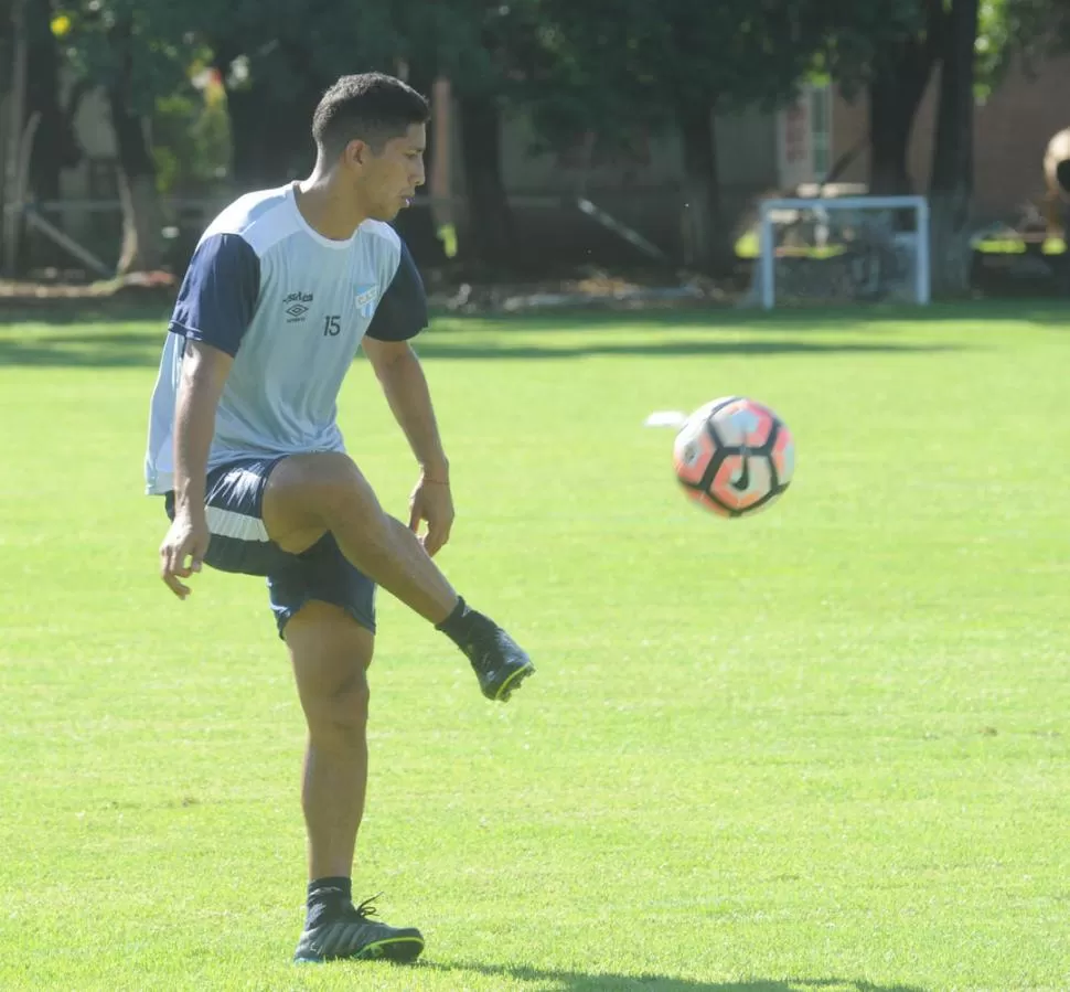 NO LO BAJEN. Aliendro superó una dolencia en el hombro y será titular el viernes. la gaceta / foto de antonio ferroni