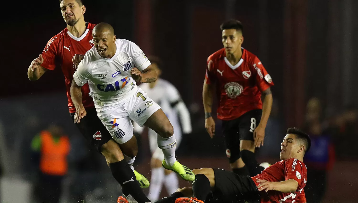 Carlos Sánchez había sido expulsado en el cotejo Huracán-River, en 2015. (REUTERS)