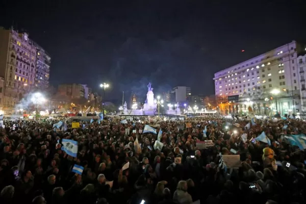Una multitud condenó los actos de corrupción