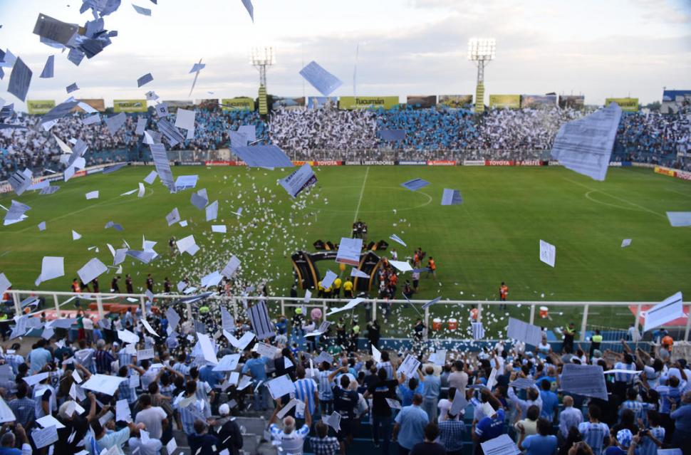 EN LA SUPERLIGA TAMBIÉN. Los hinchas quieren ver ganar a Atlético el viernes ante Colón. LA GACETA / FOTO DE OSVALDO RIPOLL.