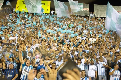 Unos 150 hinchas de Atlético denuncian que fueron estafados por un gestor que los llevaría a Colombia