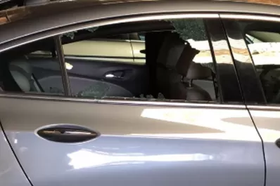 Un automovilista fue atacado por rompevidrios por segunda vez en un mes