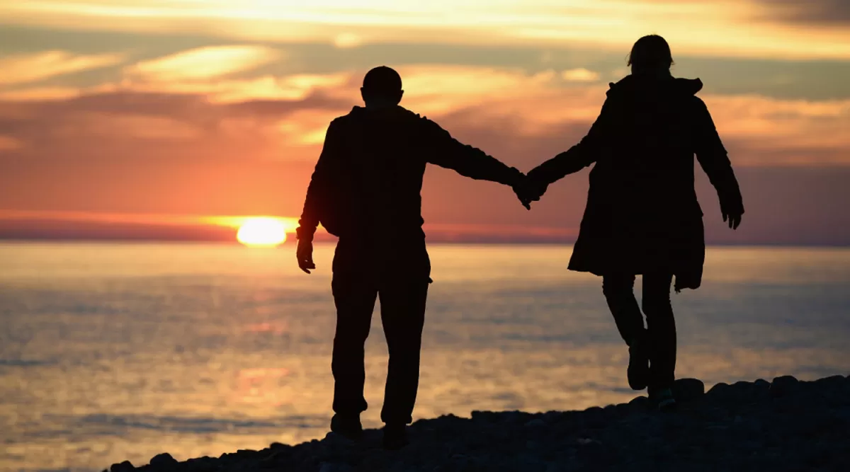 JUNTOS, PERO NO TANTO. La relaciones y sus características según las edades.