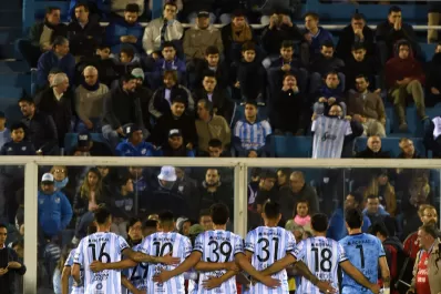 Un golazo y un “atajadón” dejaron los tres puntos en casa