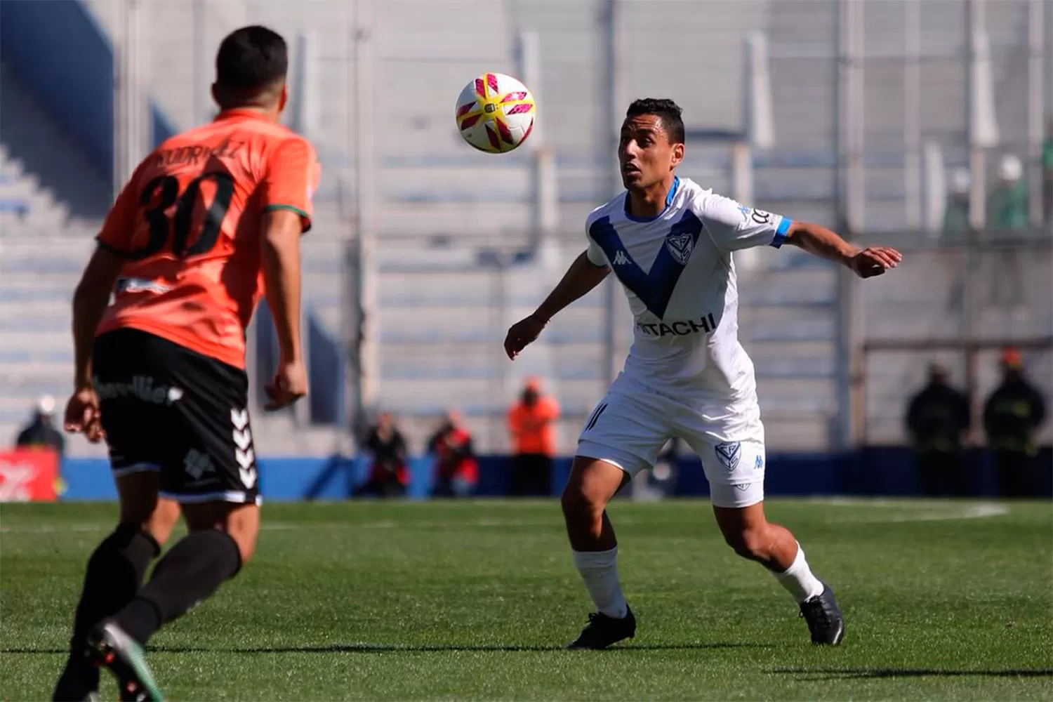 QUEDARON A MANO. Vélez y Banfield igualaron 1-1.