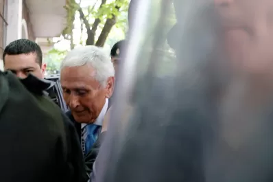 El represor Etchecolatz le pidió a Vidal volver a la Policía Bonaerense