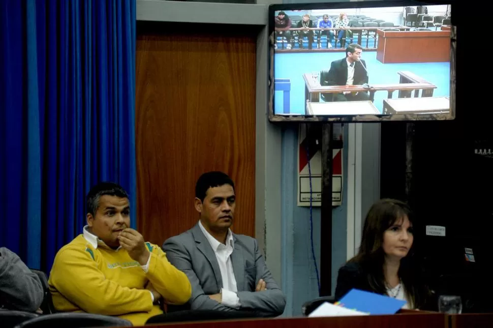 PROCESO PENAL. Daniel García y Julio César Trayán se sentaron uno a la par del otro en todas las jornadas. la gaceta / foto de franco vera