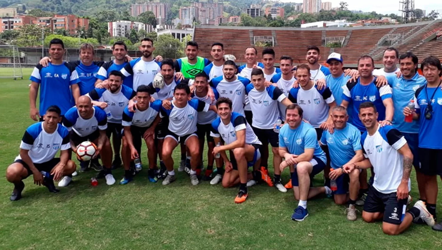 DESDE COLOMBIA. El plantel de Atlético entrenó por última vez de cara al duelo con Atlético Nacional.