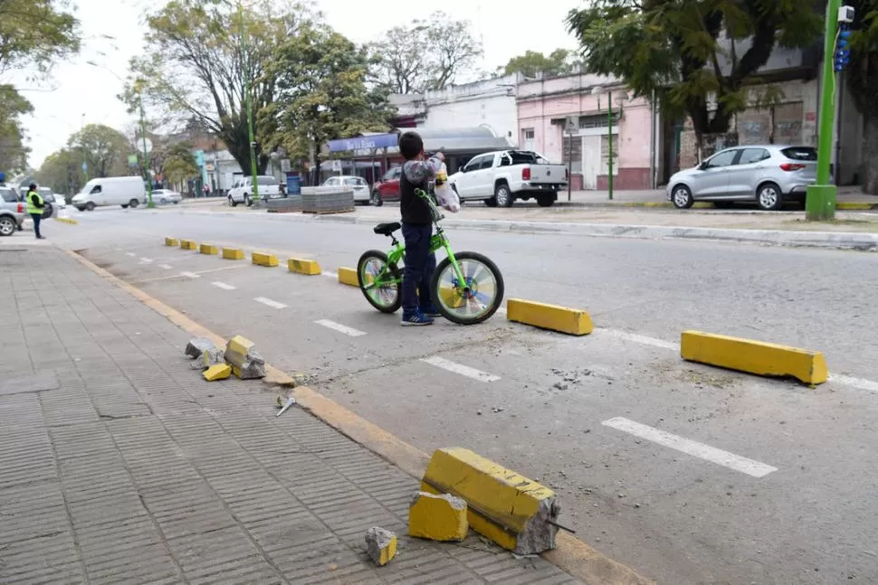 Ciclovía de Tafí Viejo: no cumplió un mes y ya hay que repararla