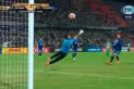 Mirá la impresionante atajada de Lucchetti, que evitó el segundo gol colombiano