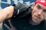 El calor dejó sus huellas en el US Open y Leo Mayer abandonó ante Laslo Dejre