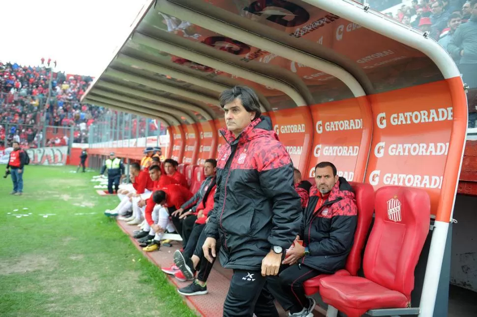 TRABAJO. A partir de hoy, Forestello comenzará a armar el “11” para el lunes. la gaceta / foto de hector peralta