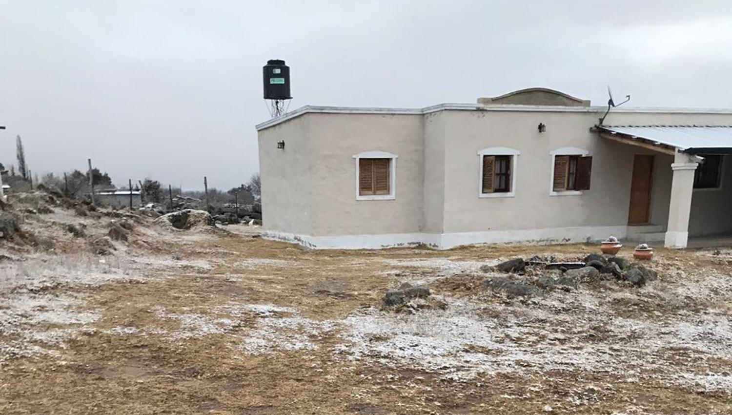 TAFÍ DEL VALLE. Los Valles amanecieron nevados y con -2°.